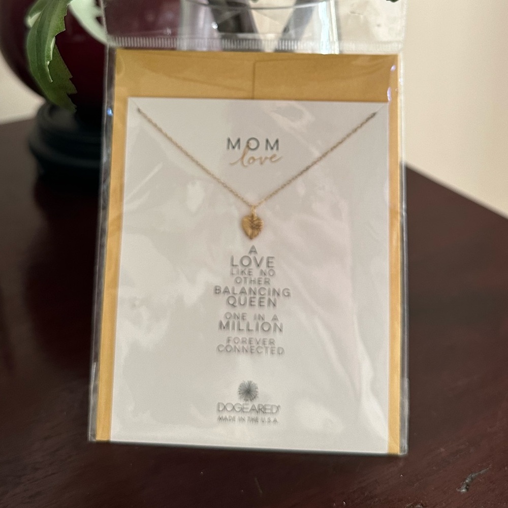 NWT Dogeared “Mom Love” 18” necklace